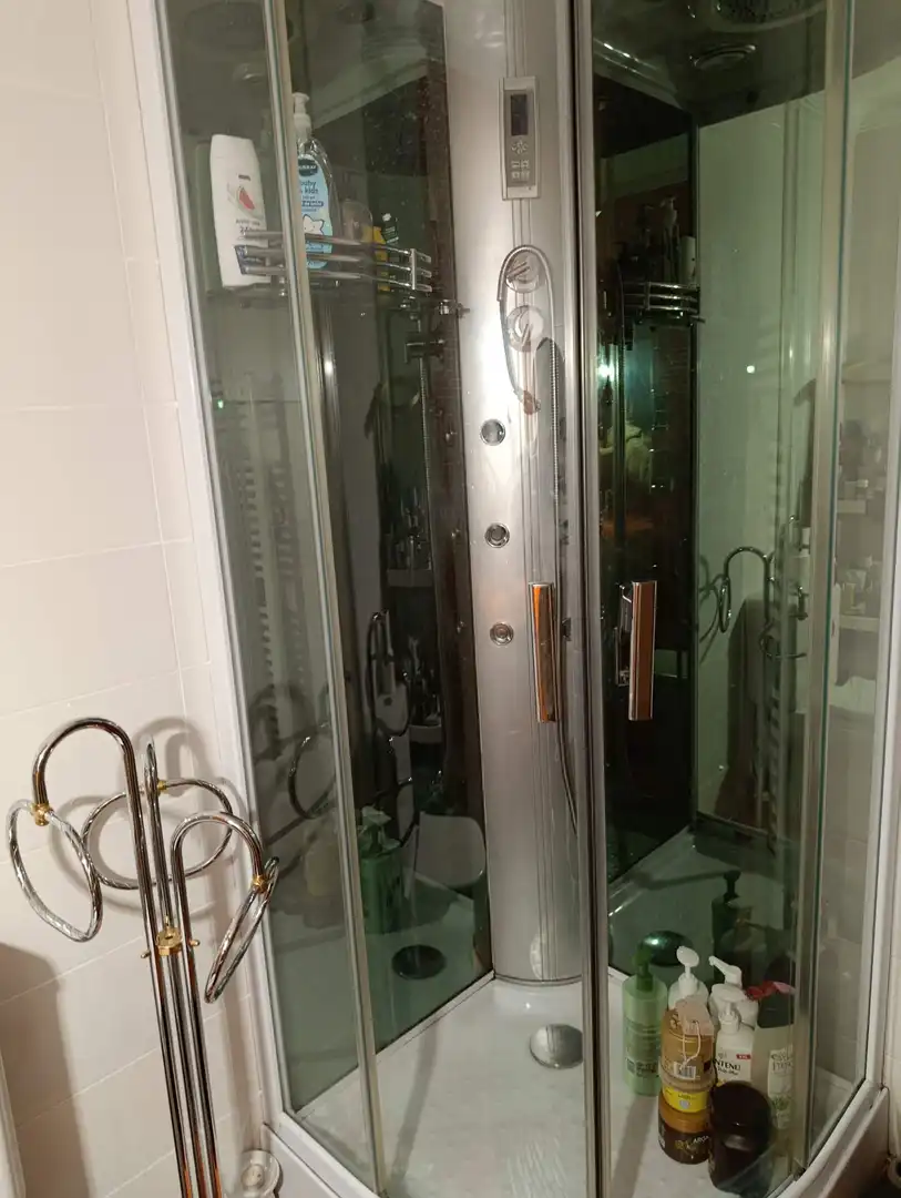 Baño de Casa adosada en venta en Valverde de la Virgen con Jardín privado, Terraza y Balcón