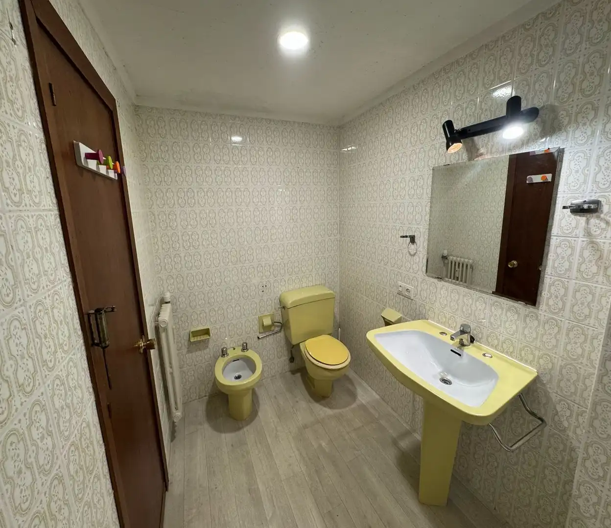 Baño de Piso en venta en Gijón  con Calefacción y Parquet