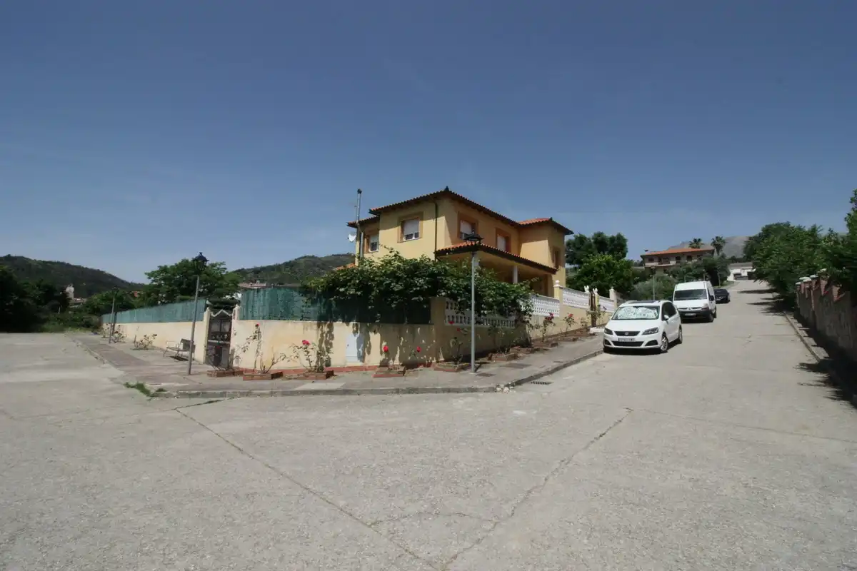 Vista exterior de Casa o chalet en venta en Mombeltrán con Calefacción, Jardín privado y Terraza