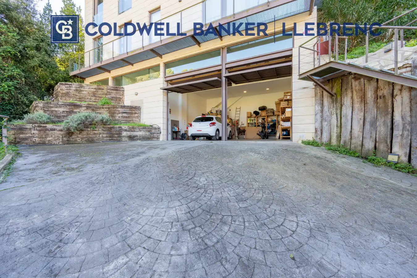 Parking de Casa o chalet en venta en Barcelona con Calefacción, Jardín privado y Parquet