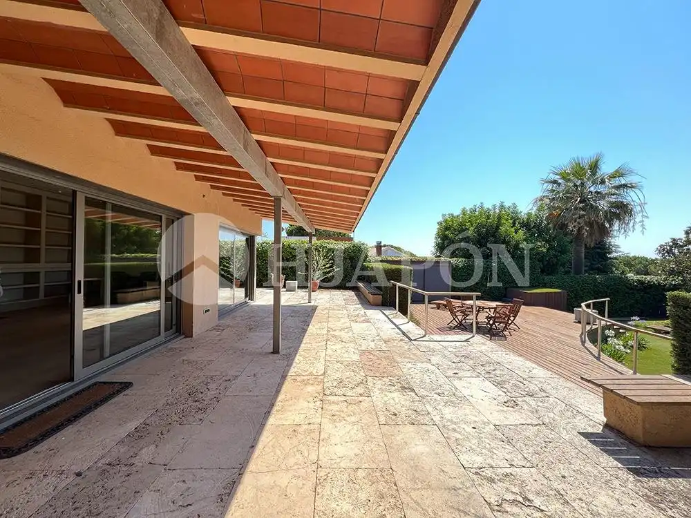 Terraza de Casa o chalet en venta en Alella con Aire acondicionado, Calefacción y Jardín privado