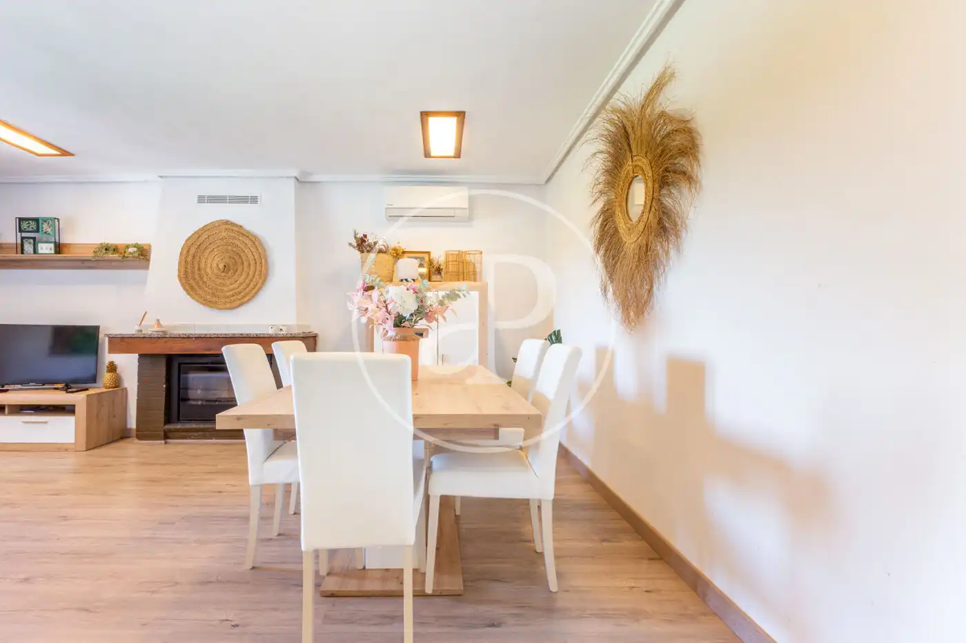Dining room of Houses for sale in Chiva  with Air Conditioner, Heating and Private garden