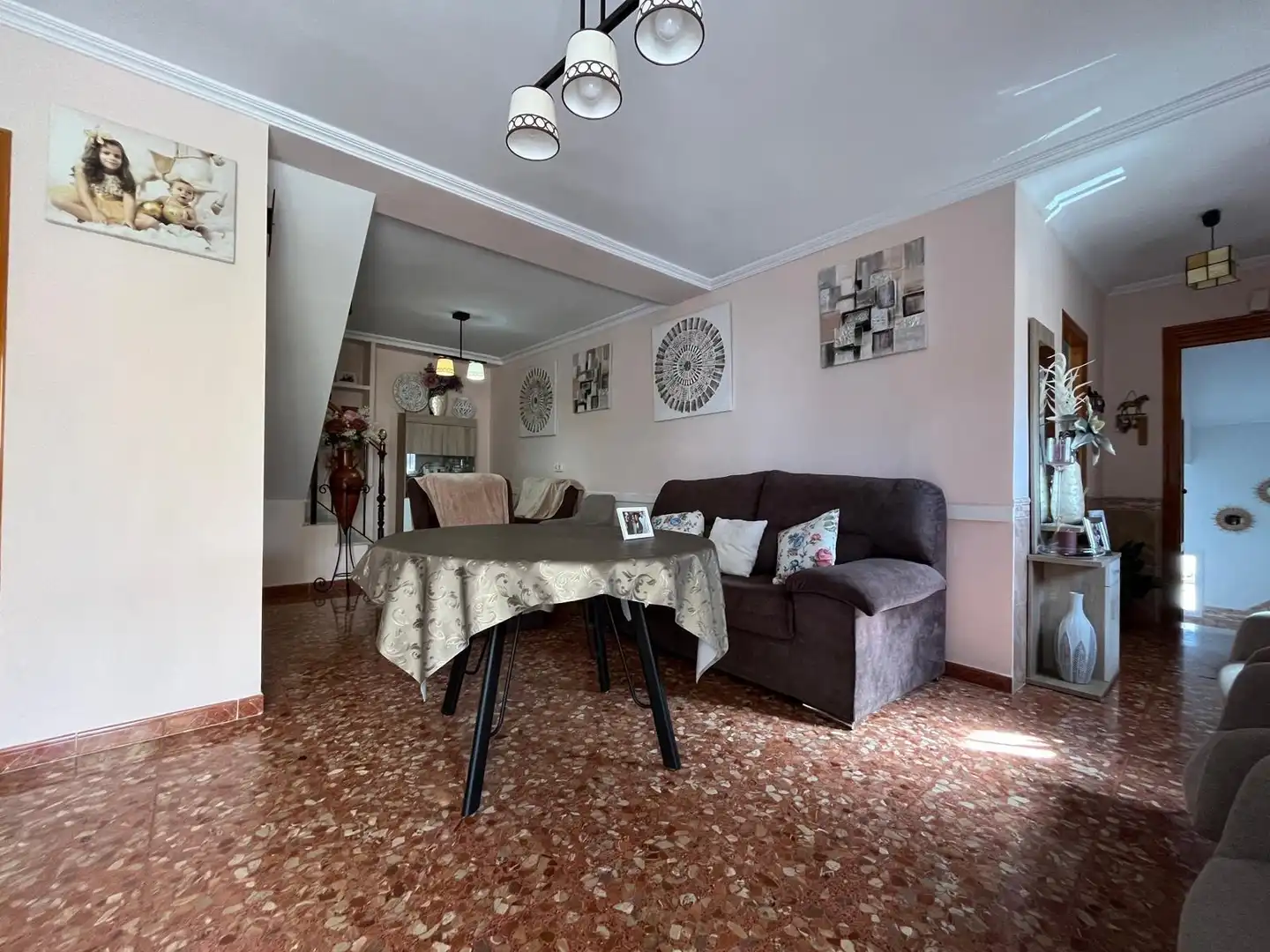 Sala d'estar de Casa o xalet en venda en Dos Hermanas amb Aire condicionat, Terrassa i Traster