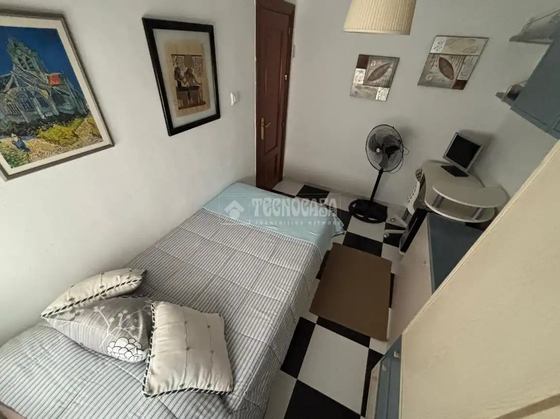 Bedroom of Flat for sale in Málaga  with Air Conditioner and Furnished