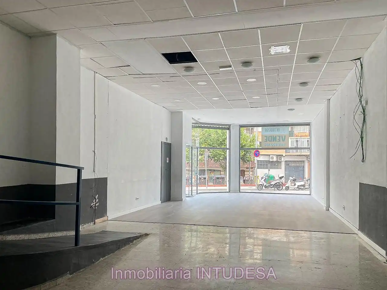Locale commerciale in vendita a Calle de los Donantes, imagen 3