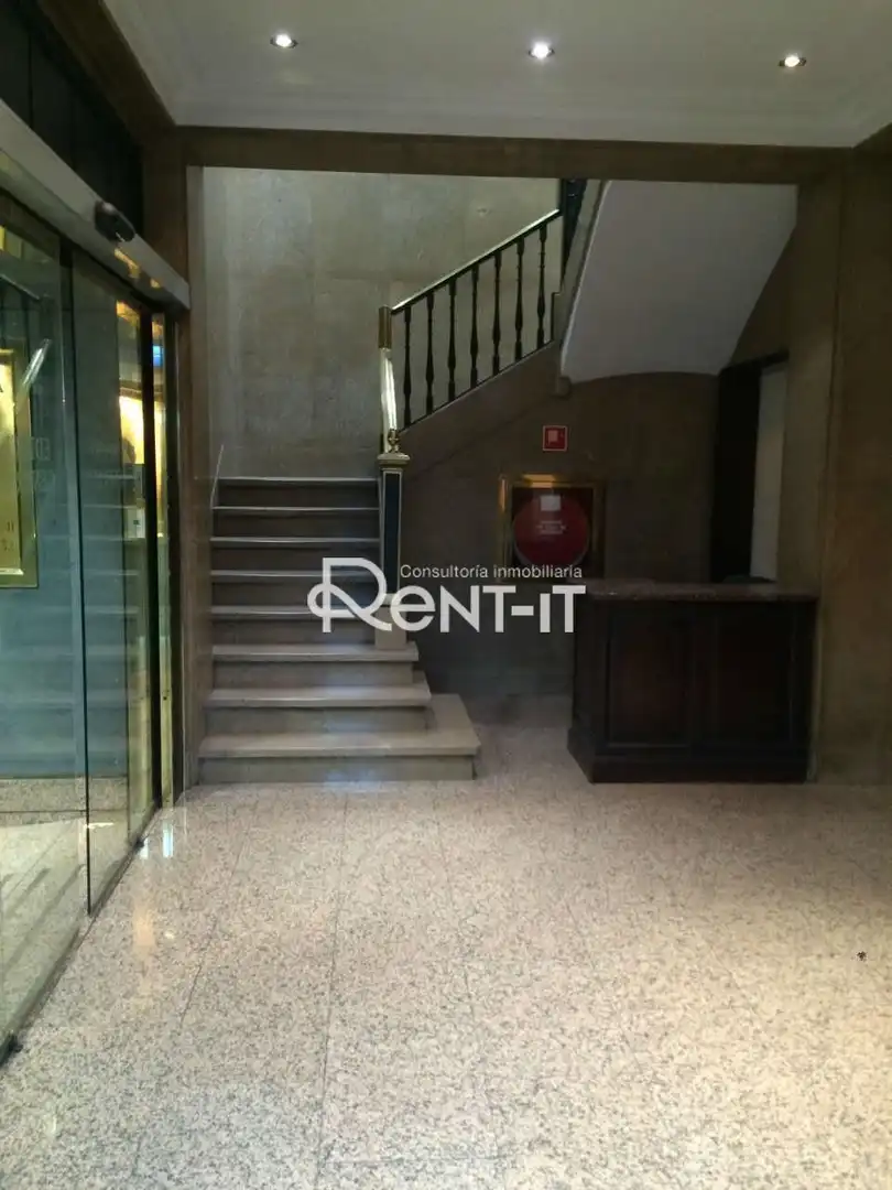 Oficina con ascensor en alquiler en Eixample, imagen 4