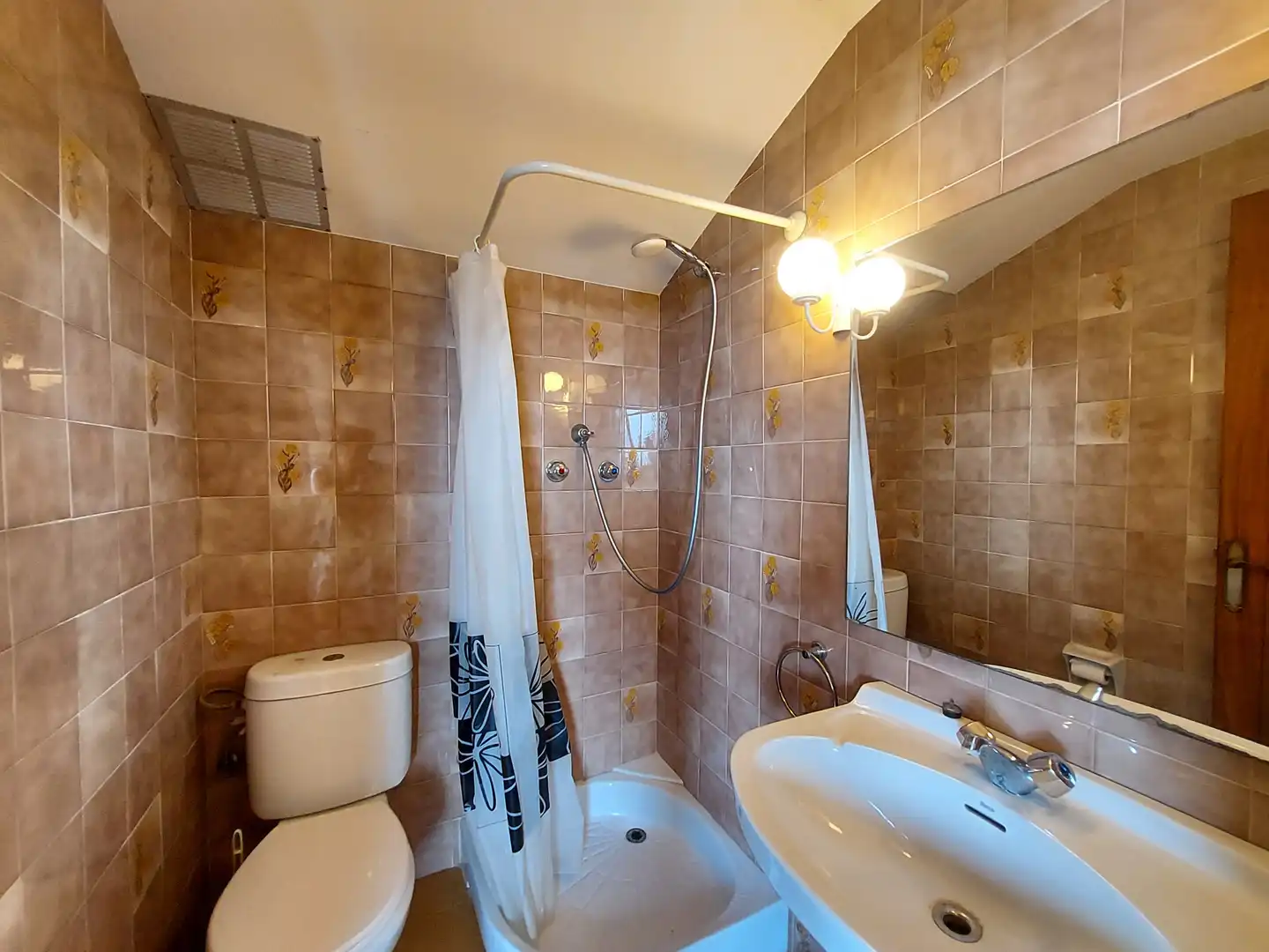 Bathroom of Houses for sale in El Vendrell  with Private garden, Terrace and Storage room