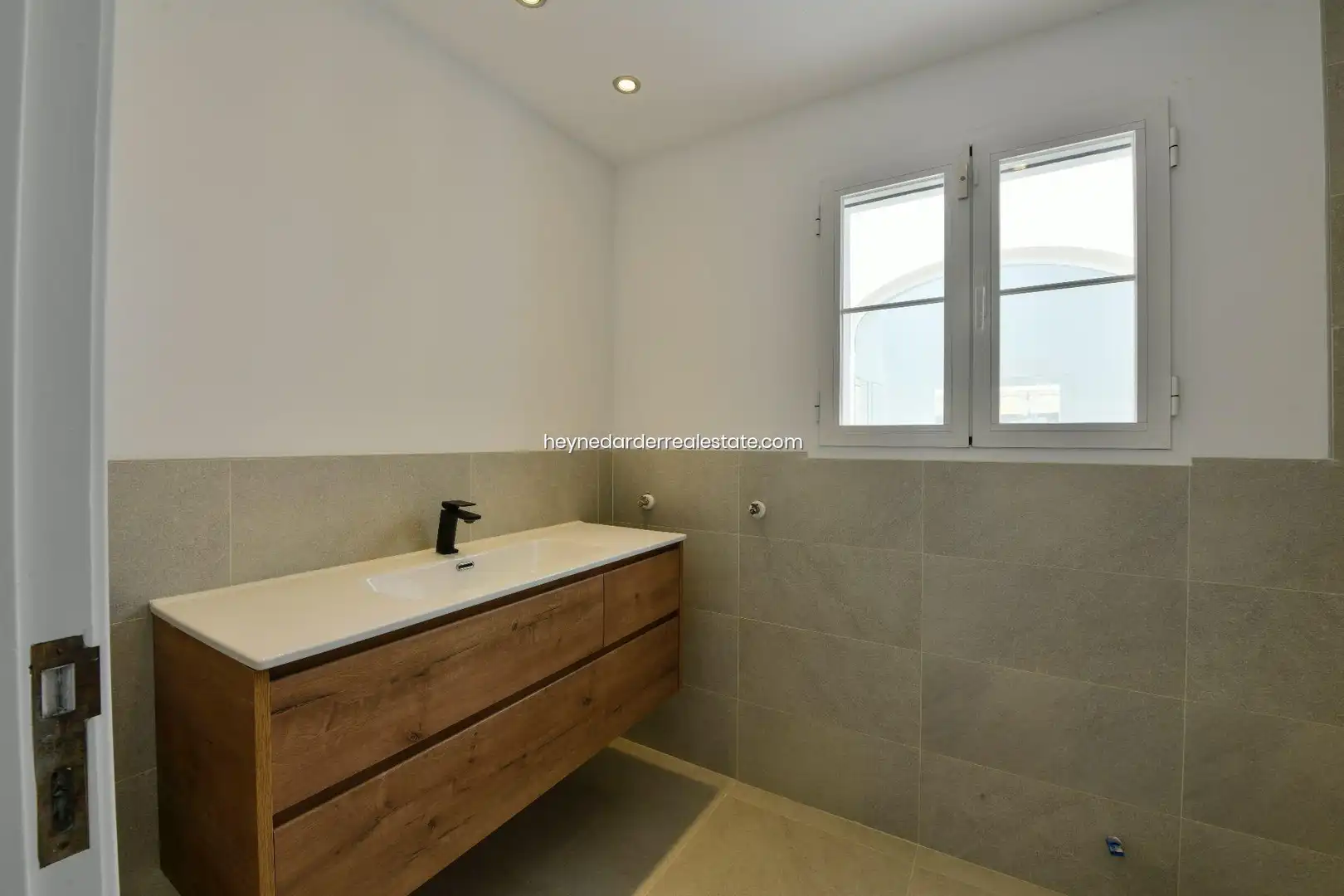 Bathroom of Houses for sale in Calvià  with Air Conditioner, Private garden and Storage room