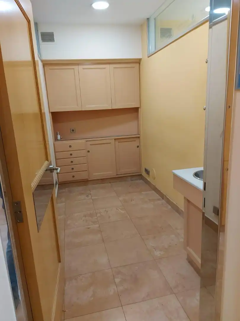 Küche von Büro zum Verkauf in Salamanca mit Klimaanlage und Heizung