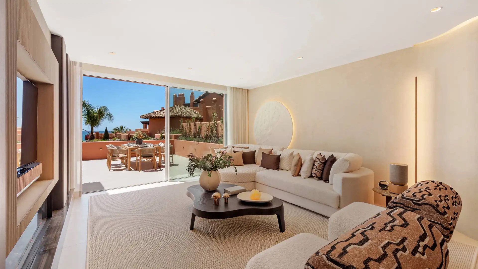 Sala d'estar de Àtic en venda en Marbella amb Aire condicionat, Jardí privat i Terrassa