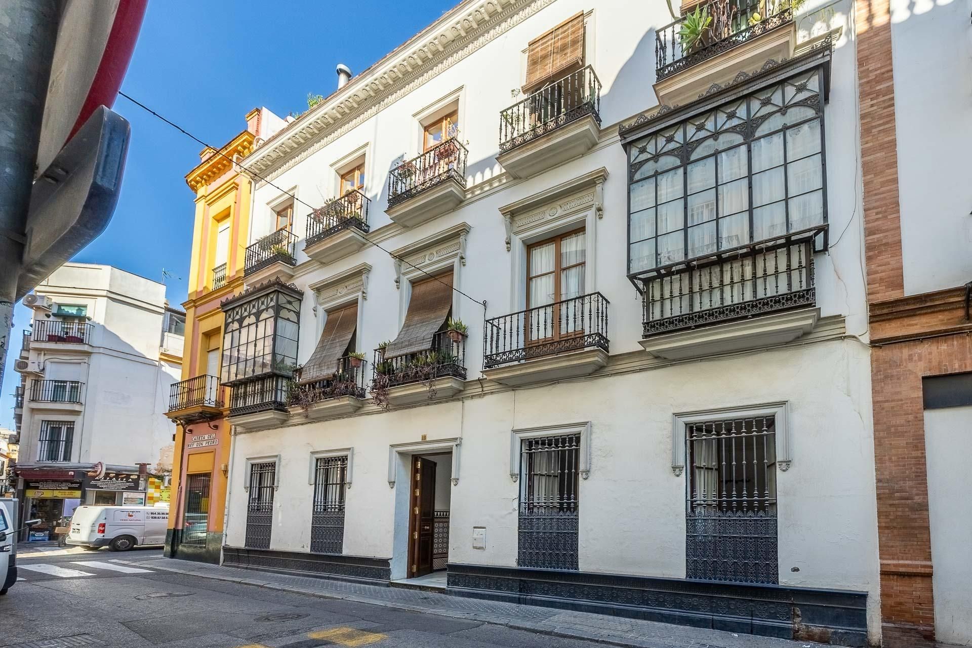 Exterior view of Planta baja for sale in  Sevilla Capital  with Air Conditioner, Heating and Terrace