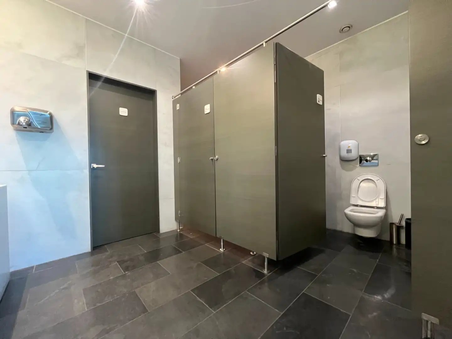 Baño de Nave industrial en venta en Salt con Calefacción y Alarma