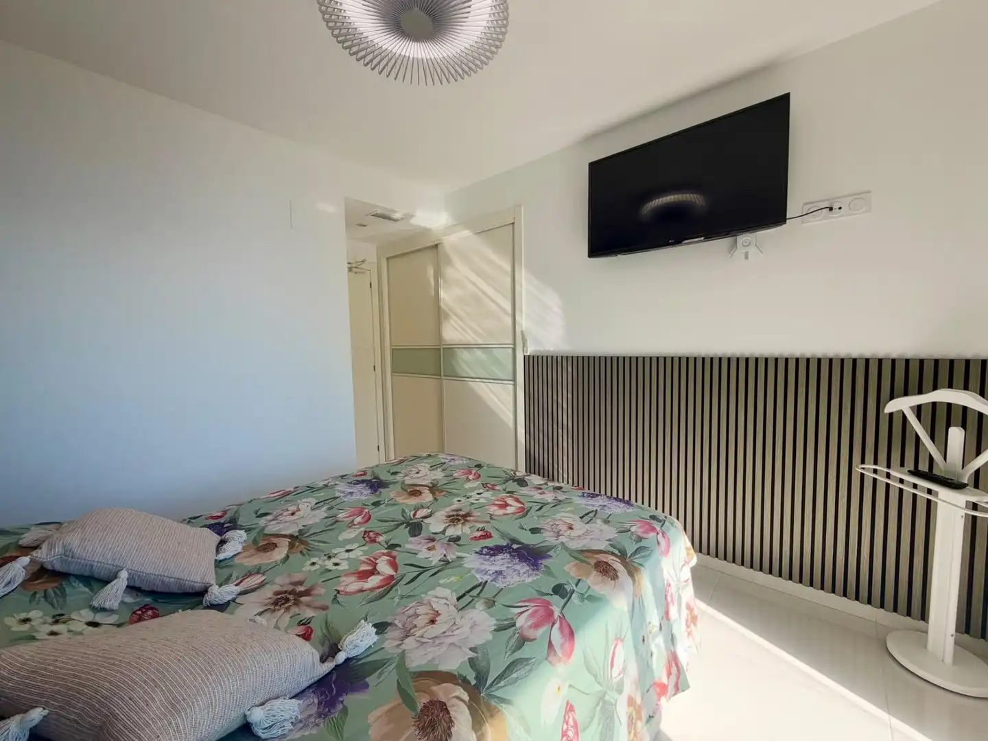 Habitación de Apartamento en venta en Torrevieja con Aire acondicionado, Calefacción y Terraza