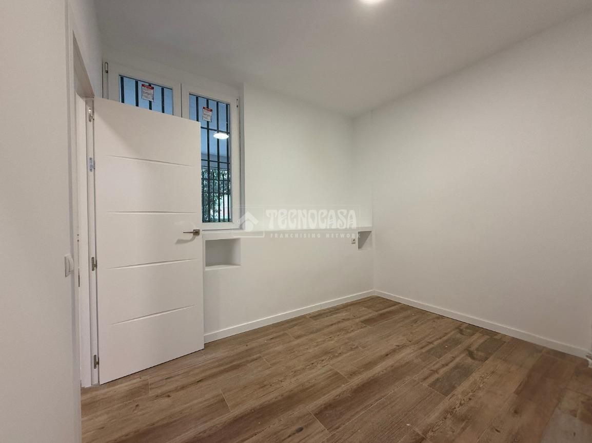 Dormitori de Local de lloguer en  Madrid Capital amb Aire condicionat