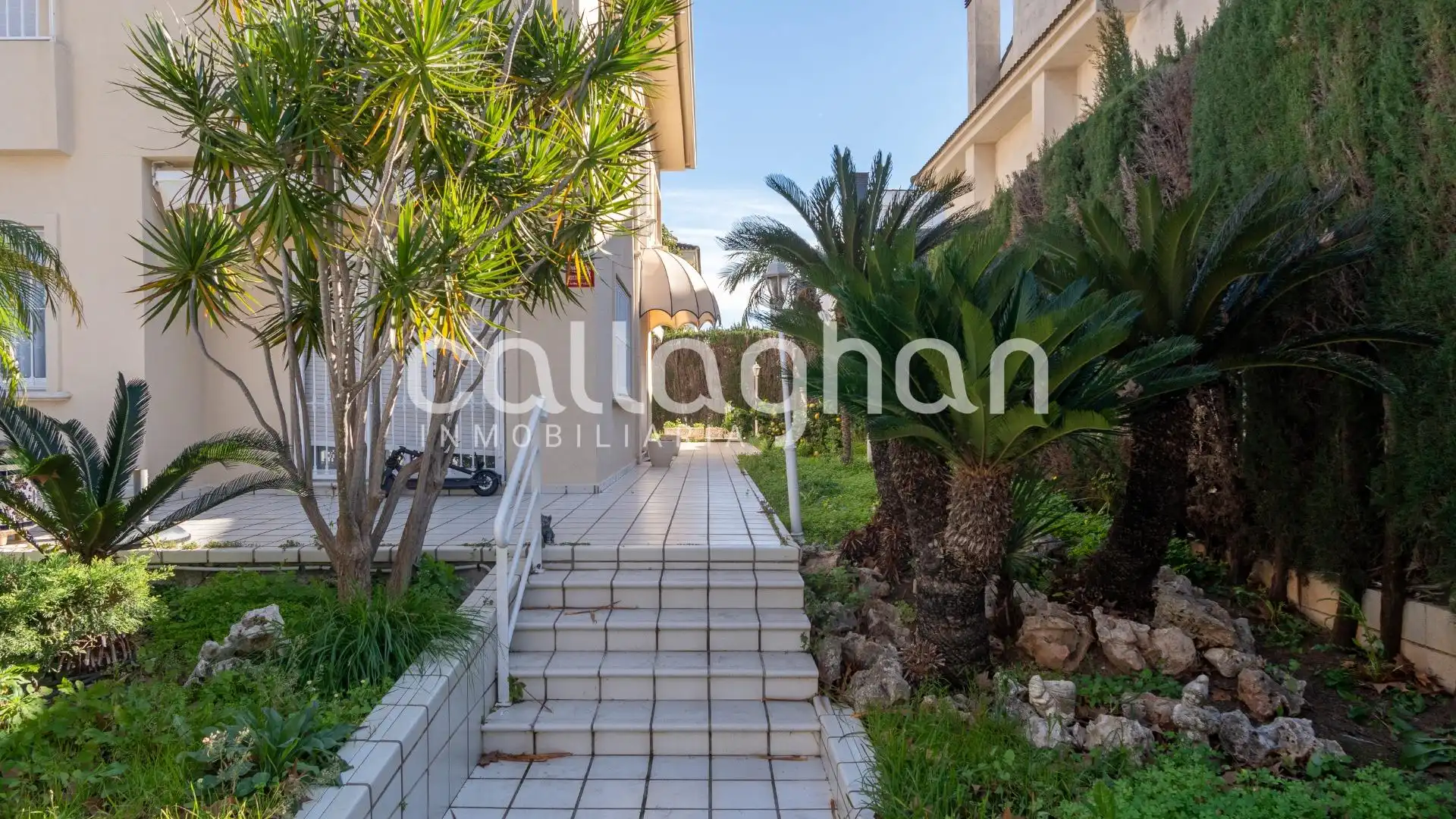 Vista exterior de Casa o chalet en venta en Gandia con Aire acondicionado, Amueblado y Jacuzzi