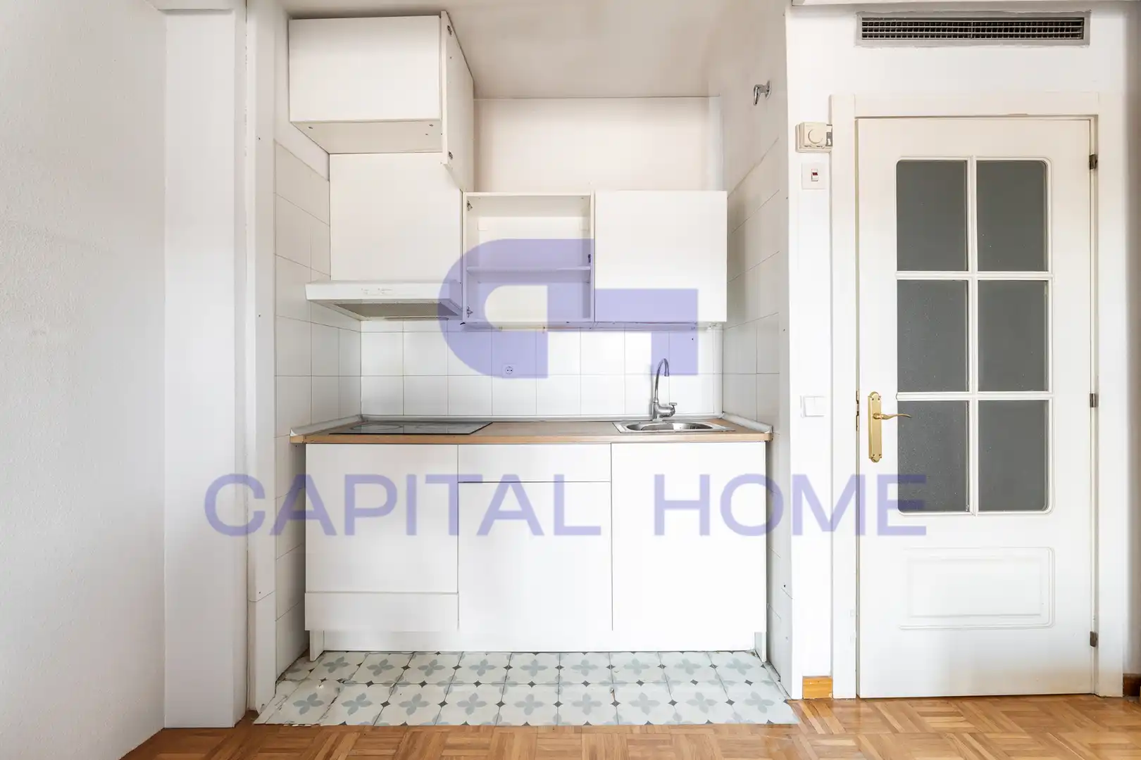 Cocina de Estudio en venta en Madrid con Parquet y Terraza