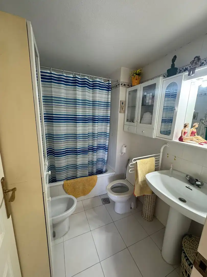 Badezimmer von Wohnungen zum Verkauf in Calpe / Calp mit Klimaanlage, Terrasse und Möbliert