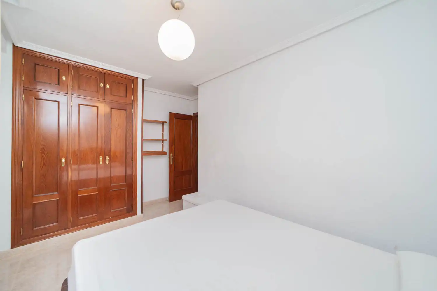 Schlafzimmer von Wohnung zum Verkauf in Sevilla la Nueva mit Klimaanlage, Heizung und Gemeinschaftspool