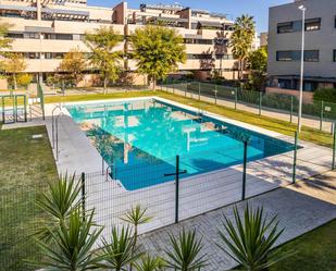 Swimming pool of Flat to rent in Camas  with Air Conditioner, Heating and Private garden