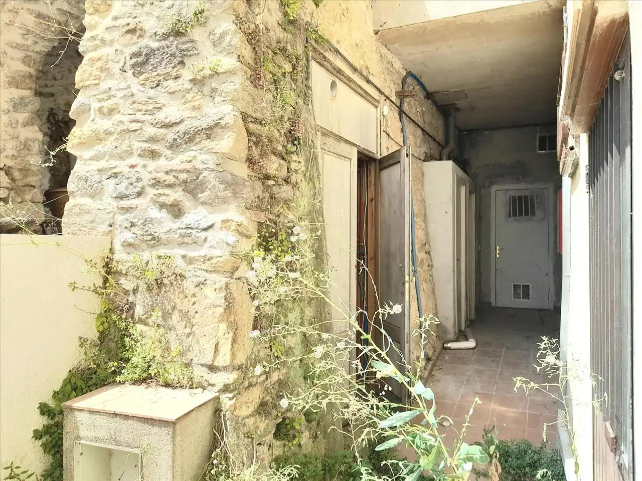 Local en venda a TARONGERS, La Bisbal d'Empordà