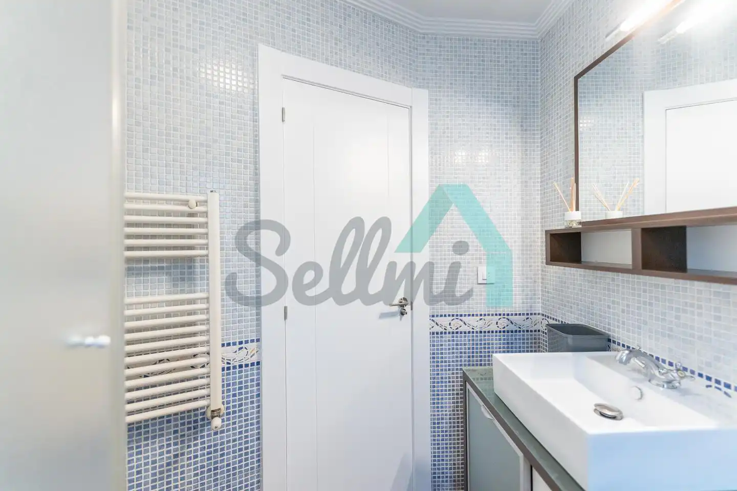 Badezimmer von Wohnung zur Miete in Oviedo  mit Heizung, Parkett und Möbliert