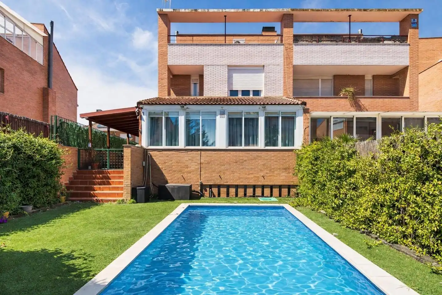 Swimming pool of Houses for sale in Zaragoza  with Air Conditioner, Heating and Private garden