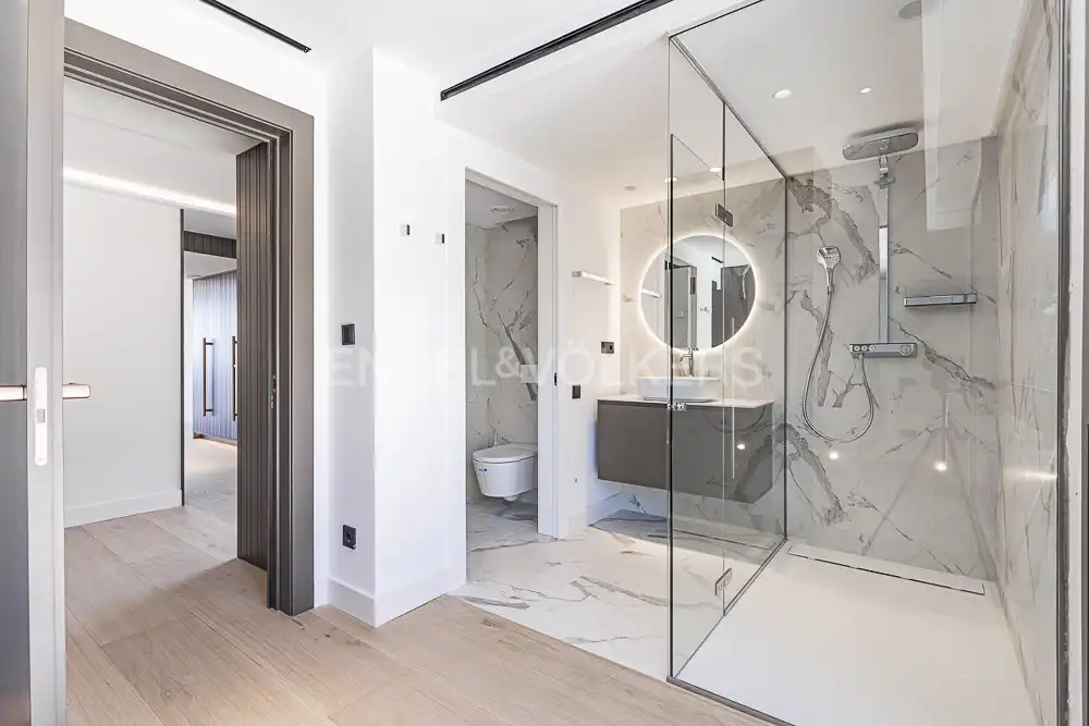 Baño de Casa o chalet en venta en Barcelona con Aire acondicionado, Calefacción y Jardín privado