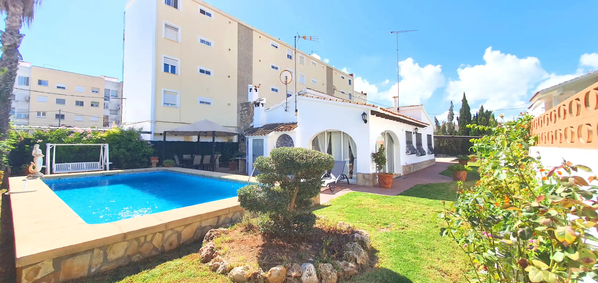 Swimming pool of Houses for rent in Dénia  with Air Conditioner, Heating and Private garden