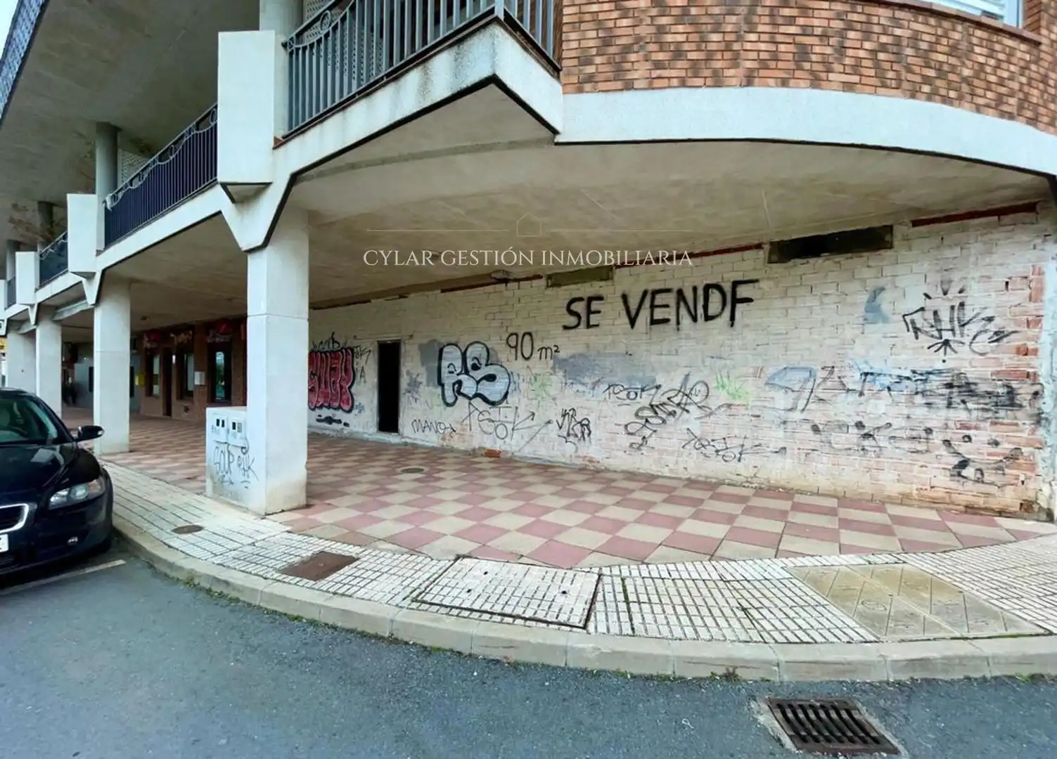 Exterior view of Commercial properties for sale in Villares de la Reina