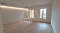 Living room of Flat for sale in  Barcelona Capital  with Air Conditioner, Heating and Terrace