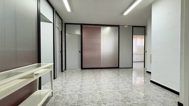 Oficina en Alquiler en Camí Ral de la Mercè, 495 en Centre