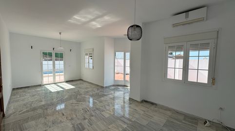 Foto 2 de Casa o xalet en venda a Calle Hermanos Álvarez Quintero, La Cala del Moral, Rincón de la Victoria