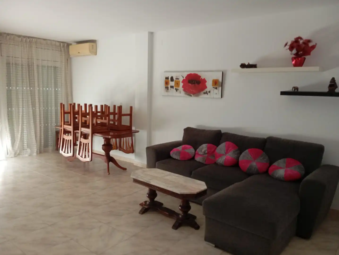 Sala d'estar de Apartament de lloguer en Calafell amb Terrassa, Moblat i Forn