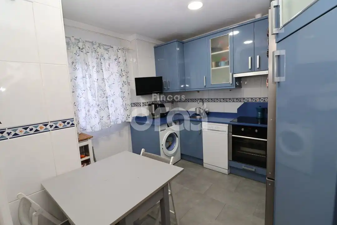 Kitchen of Flat for sale in Santurtzi   with Heating and Parquet flooring