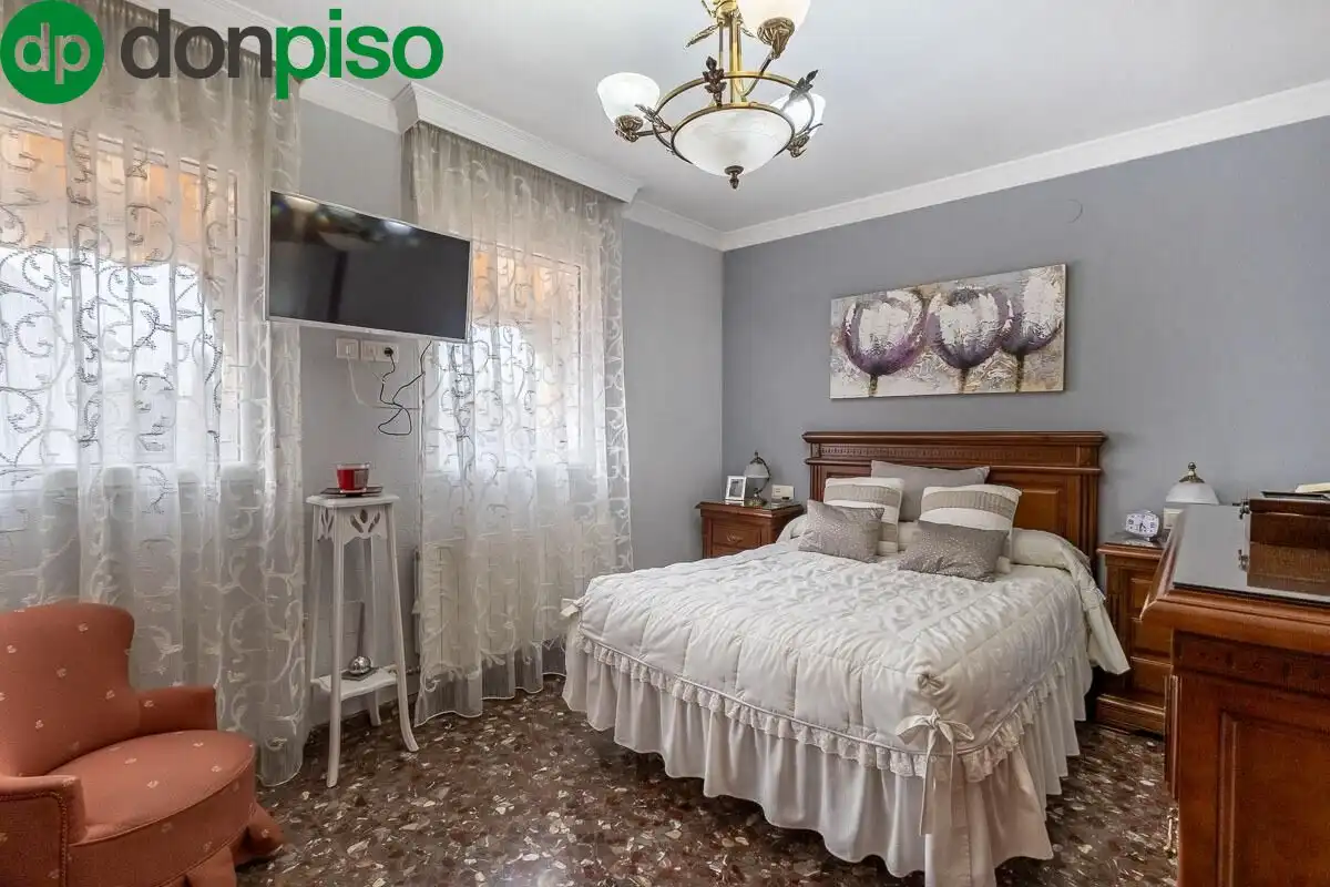 Bedroom of Houses for sale in Granada  with Air Conditioner, Heating and Terrace