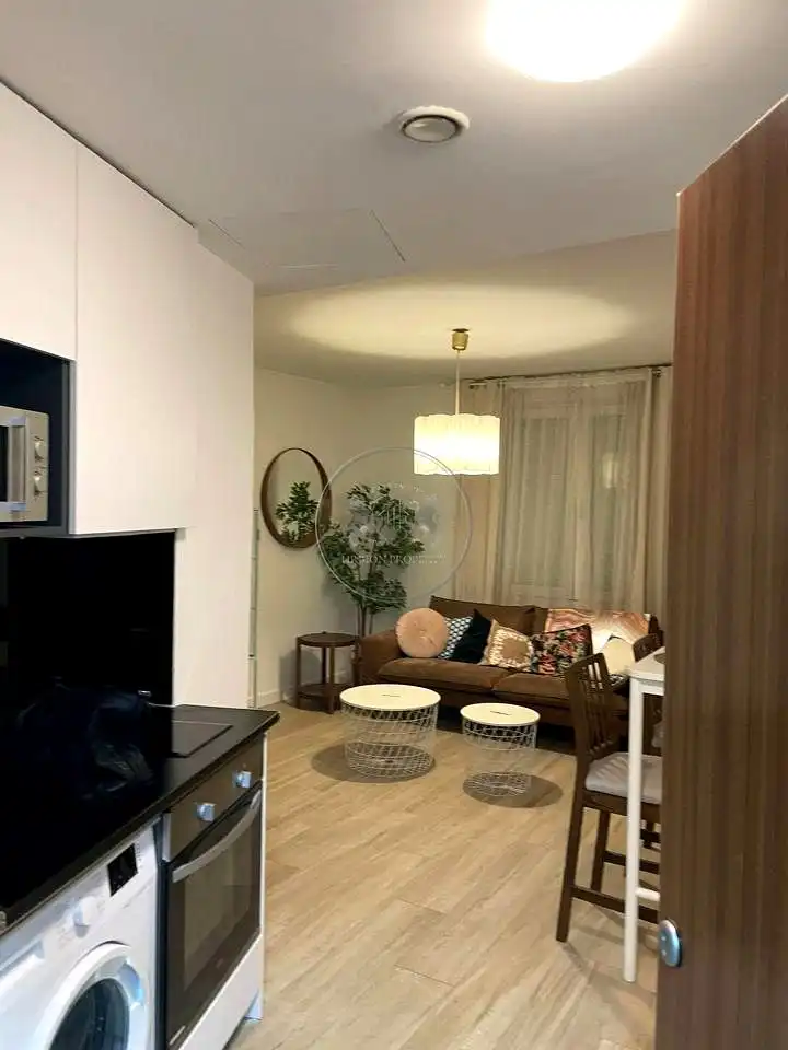 Flat for rent in Del Arroyo, Valdeacederas