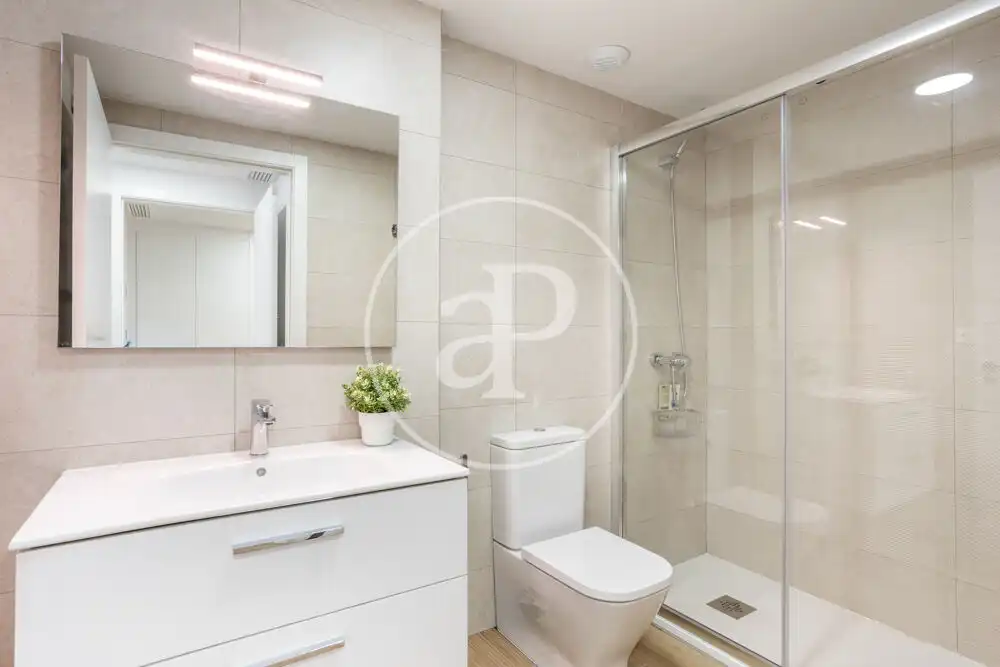 Bathroom of Flat for rent in Quart de Poblet  with Air Conditioner, Heating and Private garden