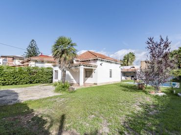 Terreny residencial en venda a Lluminetes