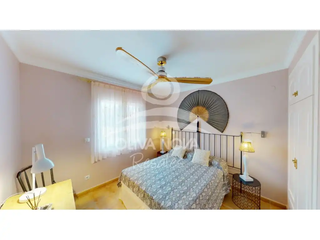 Habitación de Casa o chalet en venta en Oliva con Terraza y Piscina