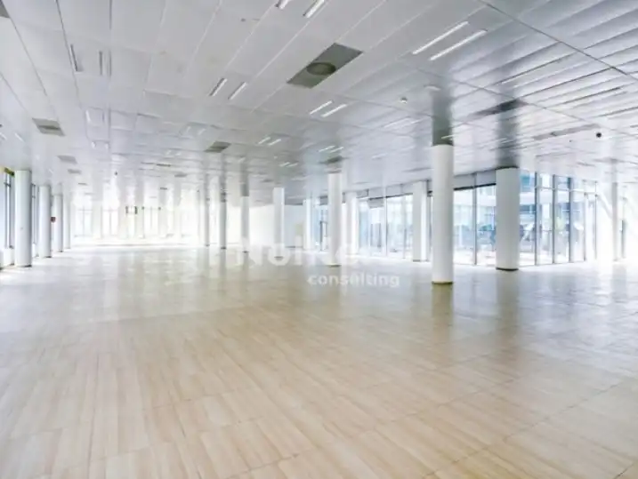 Office space with lift to rent in Carrer Tirso de Molina