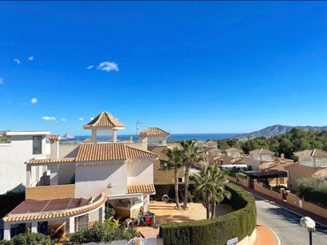 Villa con giardino in vendita a Montebello - Nou Espai