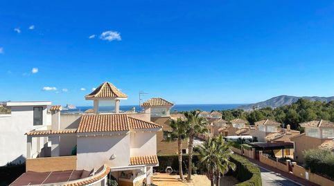IMPRESIONANTE CHALET EN LA NUCÍA CON 600 METROS DE PARCELA