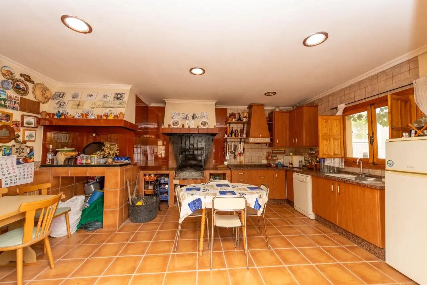 Cuina de Casa o xalet en venda en Alicante / Alacant amb Aire condicionat, Calefacció i Jardí privat