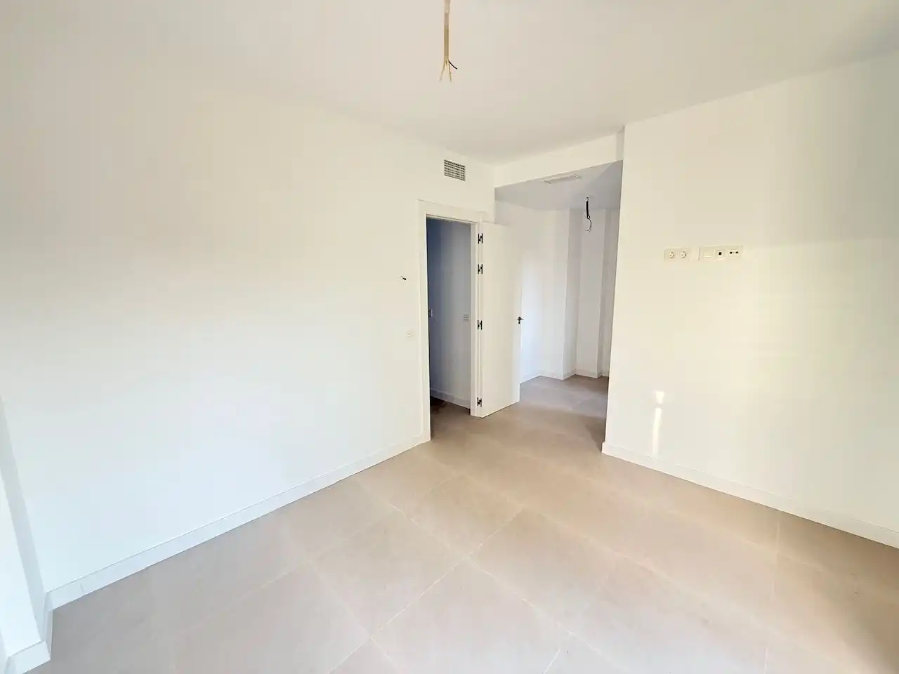 Habitación de Casa adosada en venta en Vélez-Málaga con Jardín privado y Piscina comunitaria