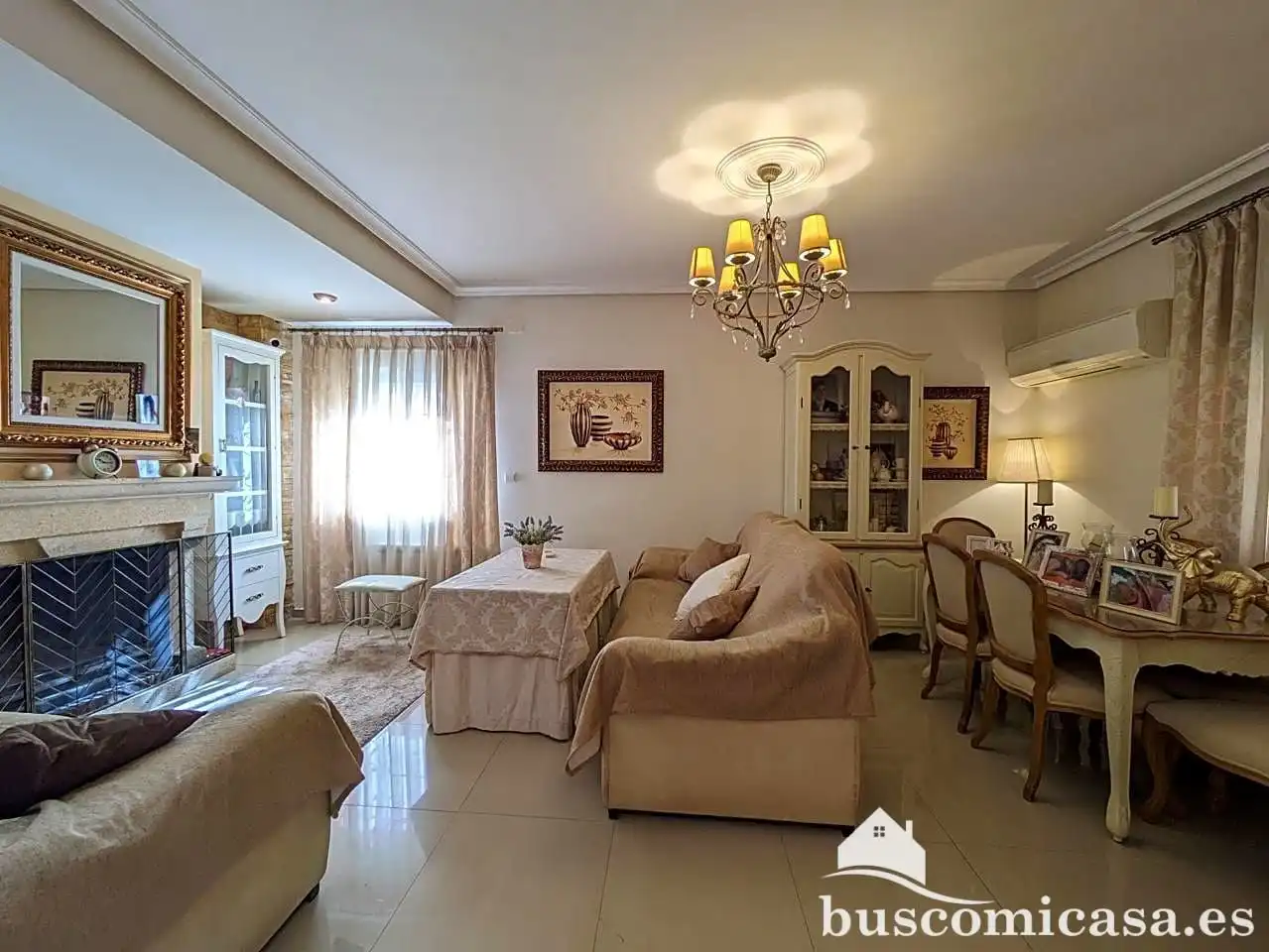 Sala d'estar de Casa o xalet en venda en Linares amb Aire condicionat, Calefacció i Jardí privat