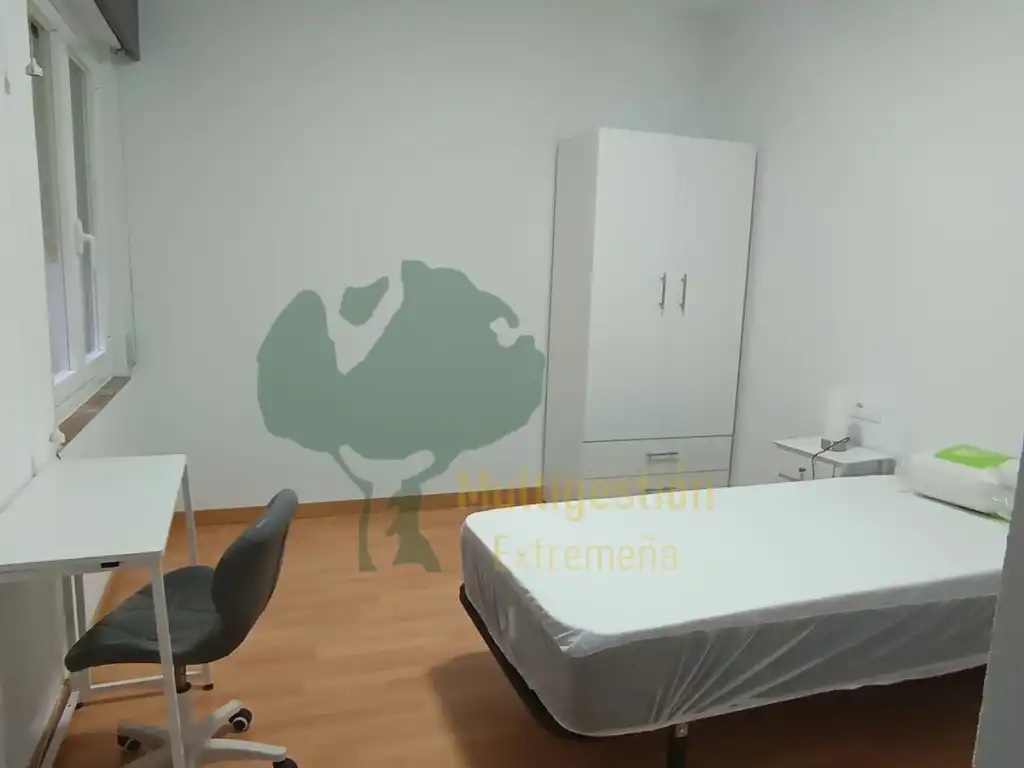 Bedroom of Flat for share in Cáceres  with Heating