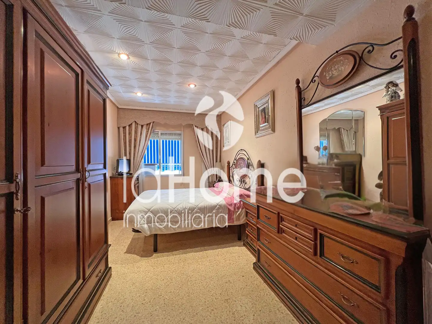 Bedroom of Flat for sale in Paterna  with Air Conditioner, Oven and Balcony