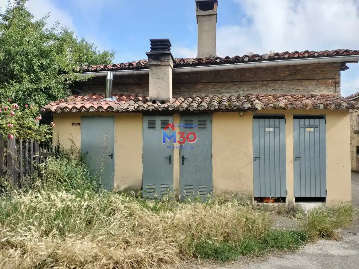 Exterior view of Commercial properties for sale in Valdegovia / Gaubea