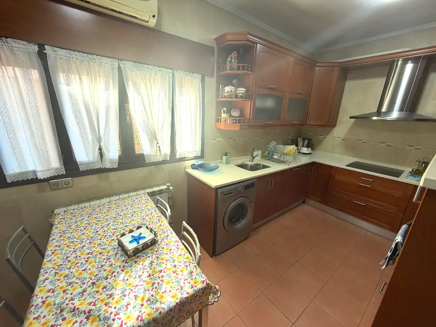 Cocina de Casa o chalet en venta en Azuqueca de Henares con Aire acondicionado, Jardín privado y Trastero