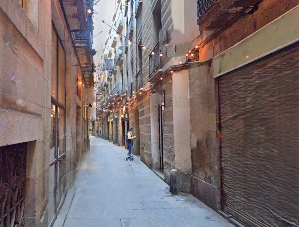Vista exterior de Local en traspaso en Barcelona con Amueblado